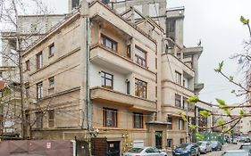 Chateau: Upscale Suites In Bucharest'S Historical Center!